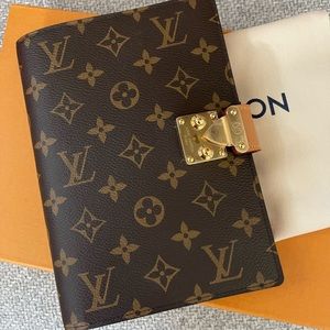 Authentic Louis Vuitton Paul MM cover